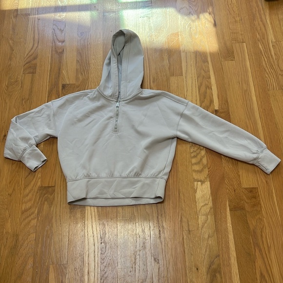 Light gray 1/2 zip front sweatshirt size 11/12 - Picture 1 of 4